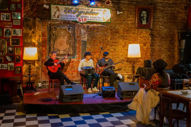 Sound Check: How the Music Playing at Your Favorite Bar Is Quietly Shaping Every Sip You Take